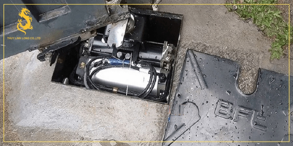 Motor cổng phát ra tiếng ồn lớn hoặc rung lắc bất thường Motor cổng phát ra tiếng ồn lớn hoặc rung lắc bất thường