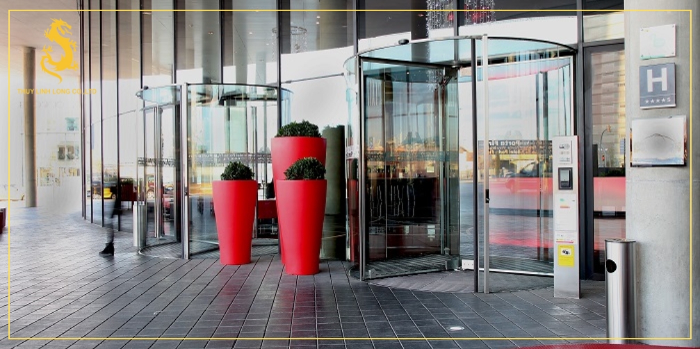 vai tro cua cua tu dong trong moi truong khach san hien dai Vai trò của cửa tự động trong môi trường khách sạn hiện đại