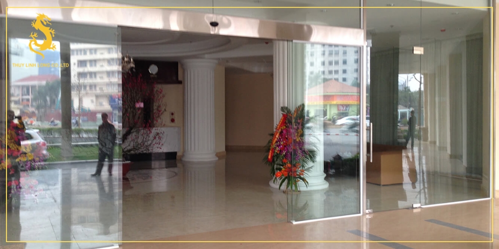 luu y khi lap dat cua tu dong cho cua hang showroom sieu thi Lưu ý khi lắp đặt cửa tự động cho cửa hàng, showroom, siêu thị