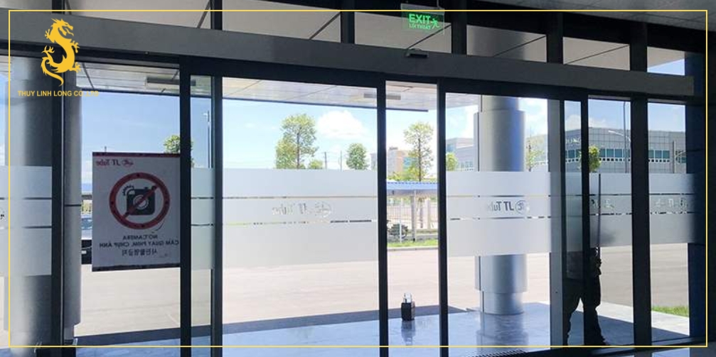 vi sao cua hang showroom sieu thi nen lap cua tu dong Vì sao cửa hàng, showroom, siêu thị nên lắp cửa tự động