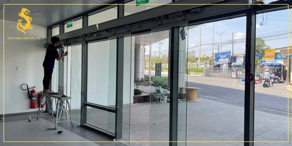 Cơ chế hoạt động của cửa tự động khi mất điện