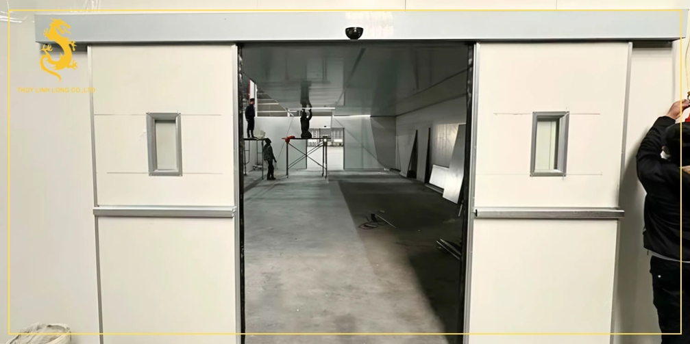 Vì sao công trình cần cửa tự động chống bụi, chống thoát nhiệt