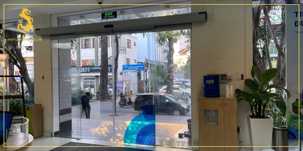 Chi phí đầu tư ban đầu khi lắp đặt cửa tự động