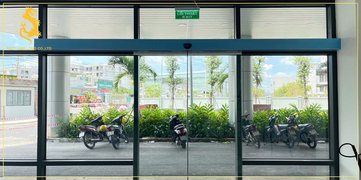 Cửa kính tự động