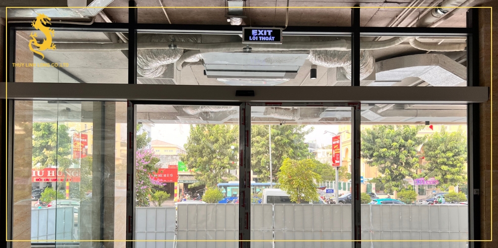 Kết hợp cửa tự động với hệ thống kiểm soát ra vào như thế nào?